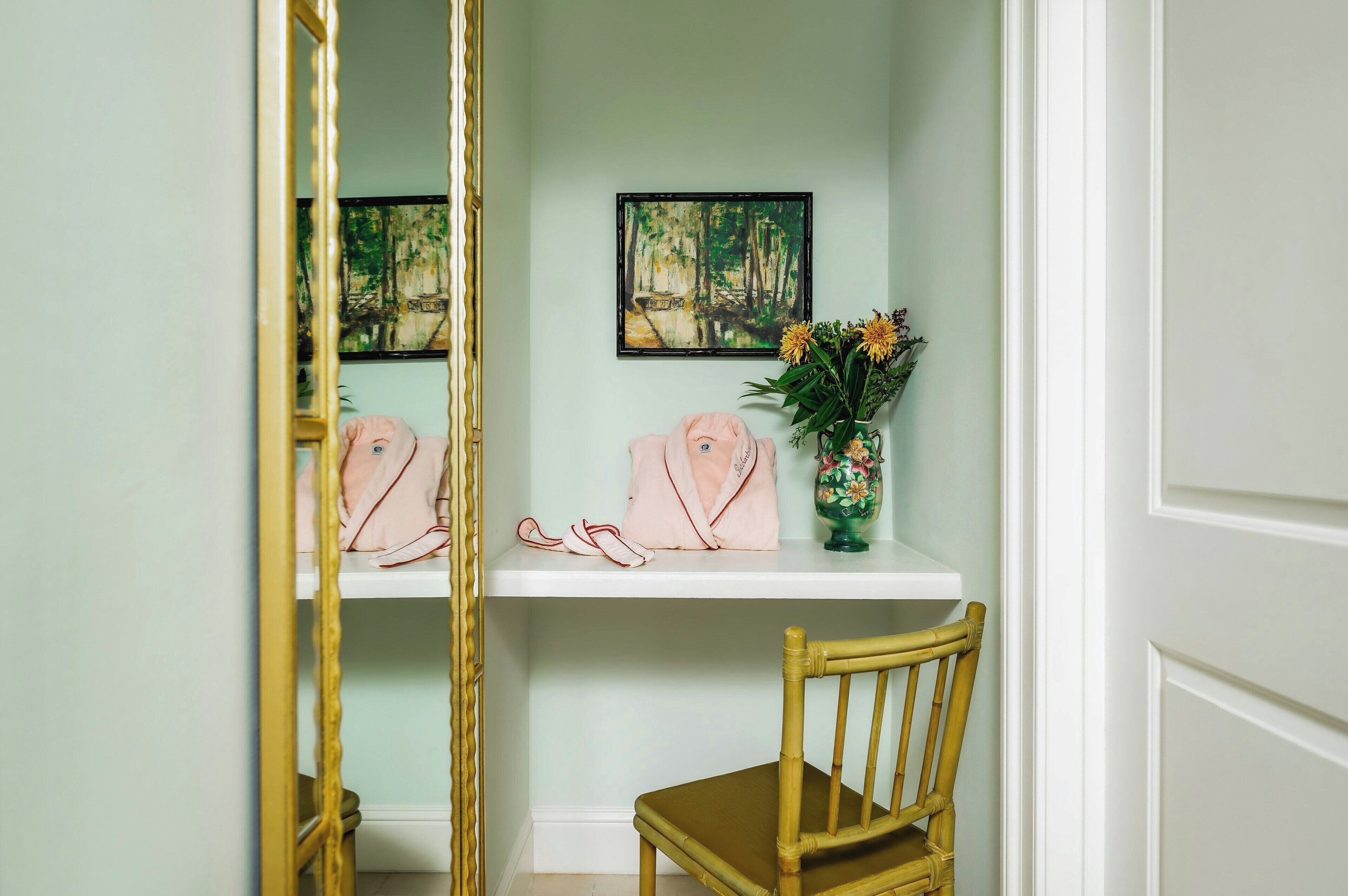 Room amenity
