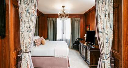 The Pontchartrain Hotel
