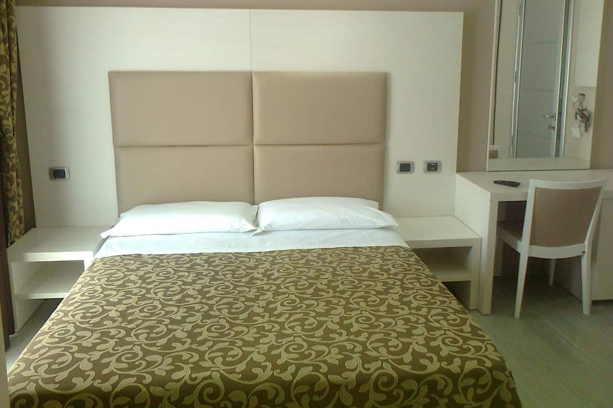 Double Room, Partial Sea View