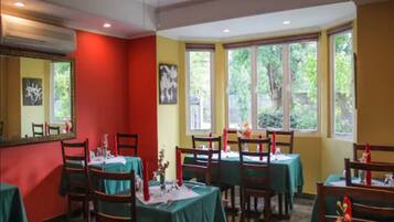 Daily buffet breakfast (USD 10 per person)