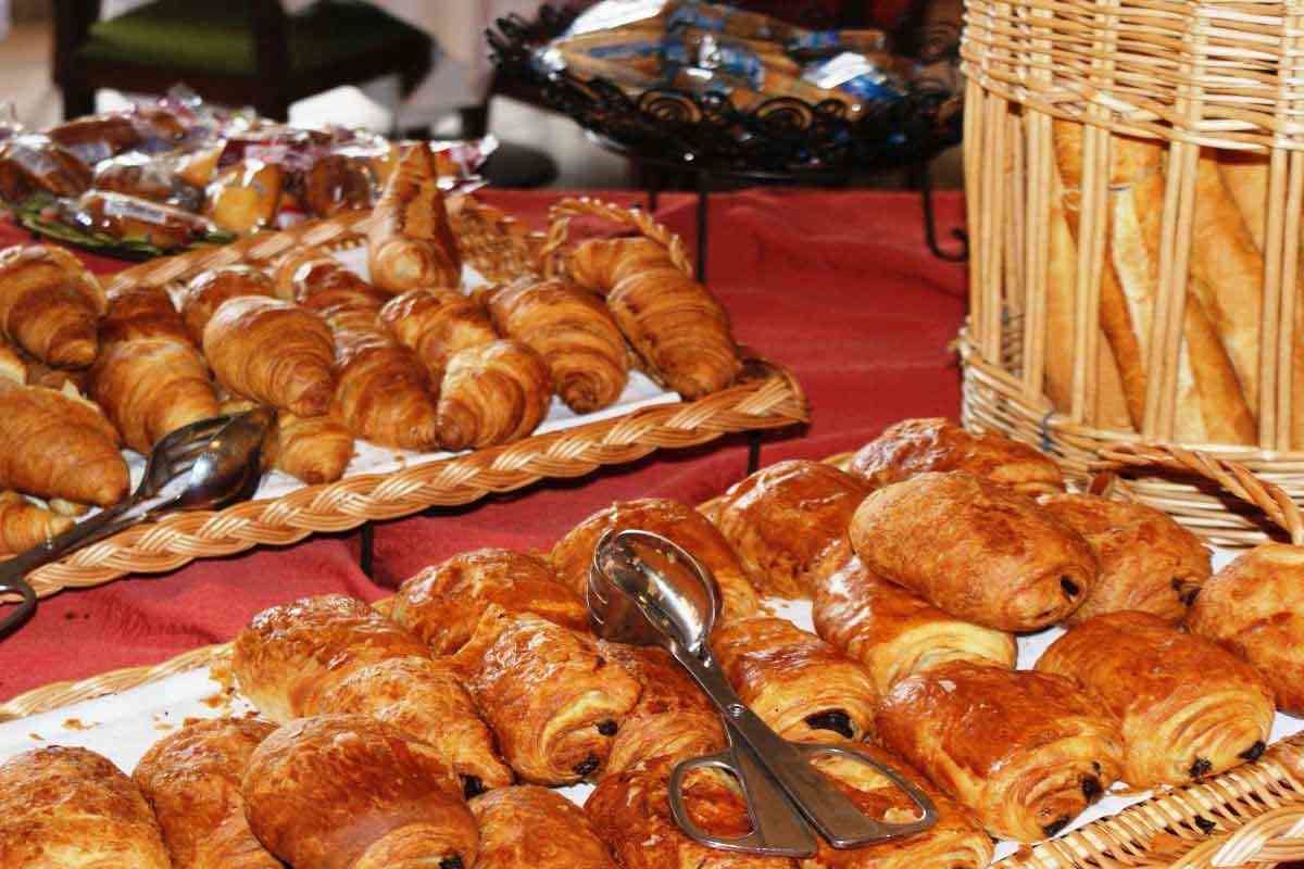 daily buffet breakfast (eur 9.5 per person)