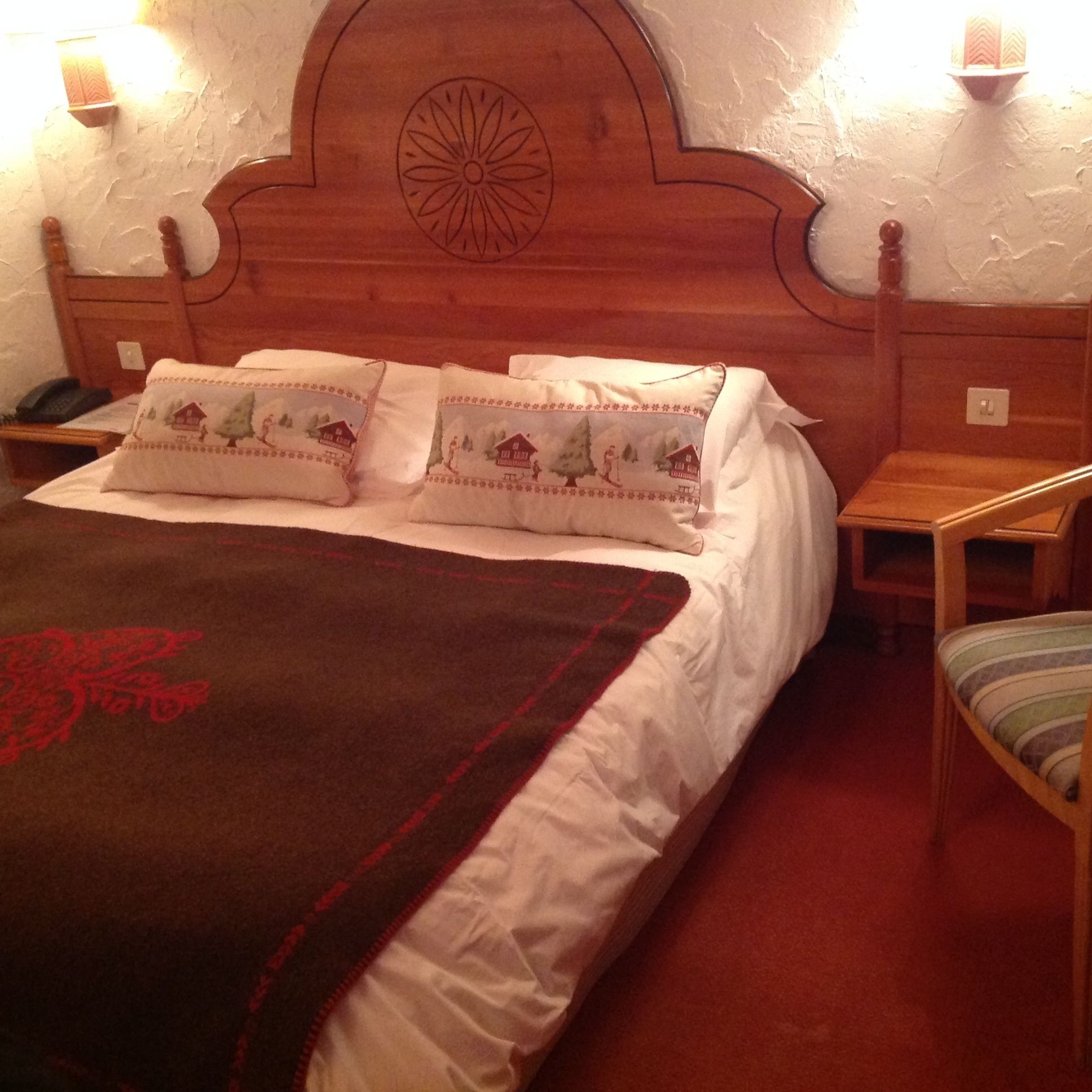 superior single room, balcony south (mountain view) | in-room safe, individually decorated, blackout curtains, soundproofing