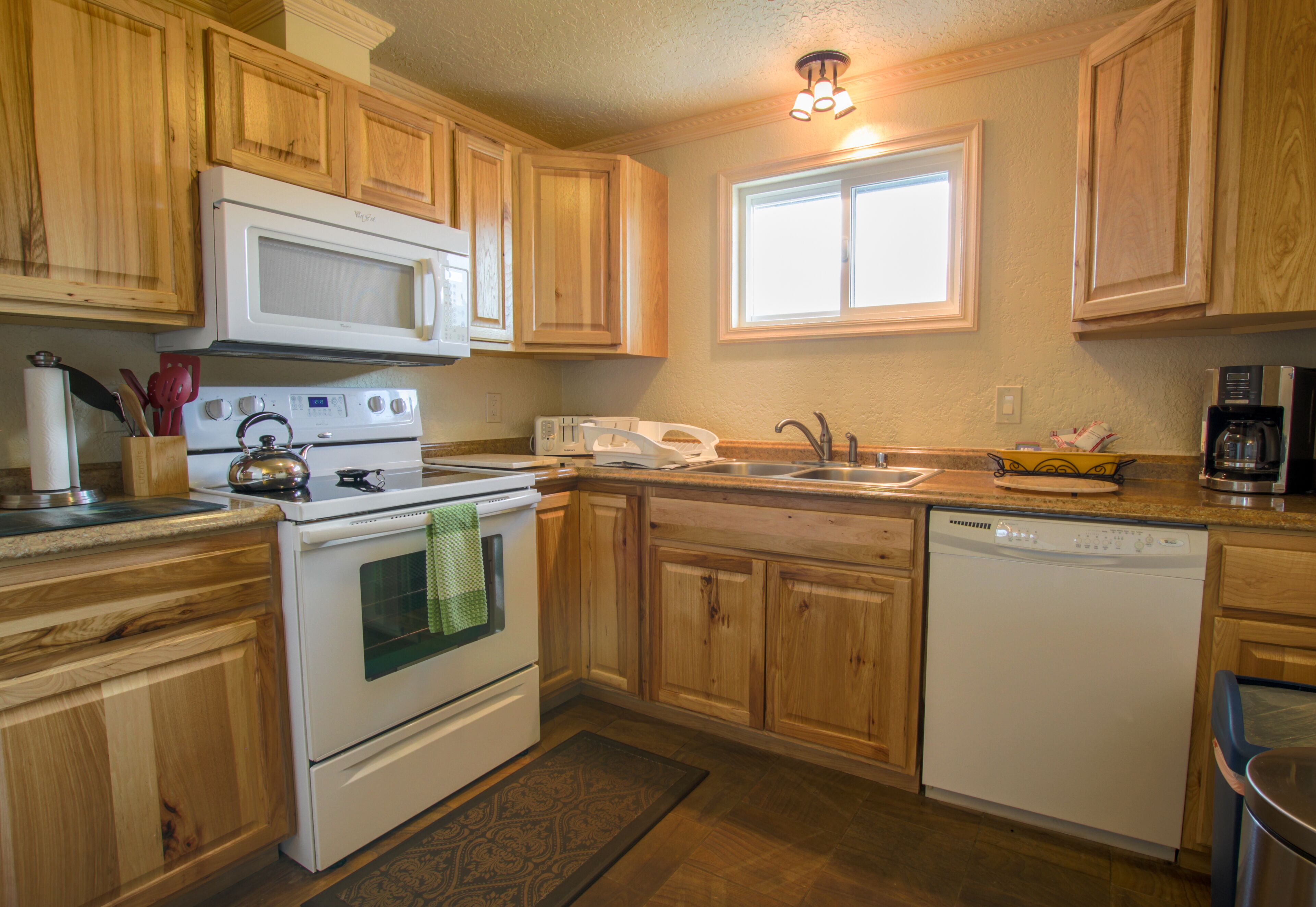 premium apartment | private kitchen | microwave, coffee/tea maker, paper towels