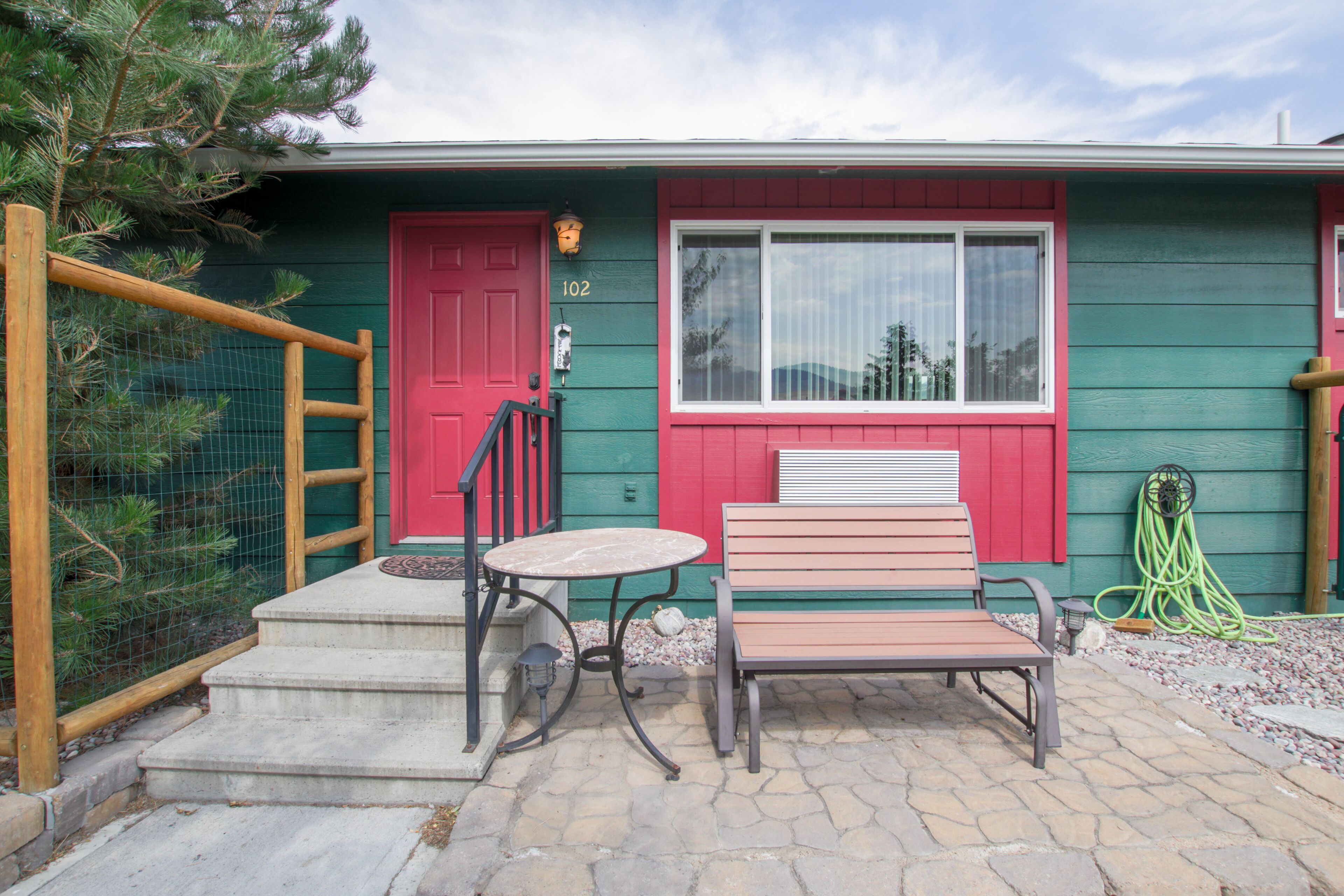 premium apartment | terrace/patio