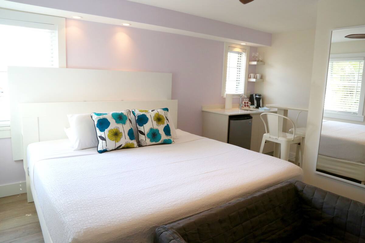 Iron/ironing board (on request), cribs (free), WiFi (free), bed sheets