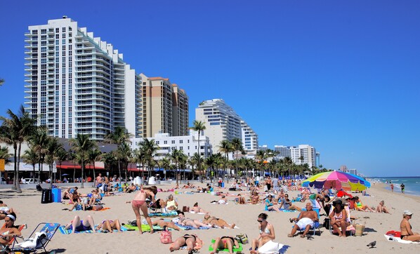 Beach nearby - Fala Hotel (Fort Lauderdale)