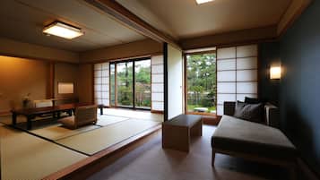 Traditional-Zimmer (Setsugekka, Japanese Style, 10 tatami) | Zimmersafe, Schreibtisch, schallisolierte Zimmer