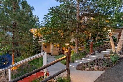 Sheridan House Inn - Adult Only