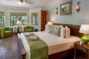 Premier King/Lower | Egyptian cotton sheets, premium bedding, pillowtop beds - Sheridan House Inn - Adult Only (Williams)