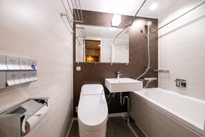 Articles de toilette écologiques, sèche-cheveux, chaussons