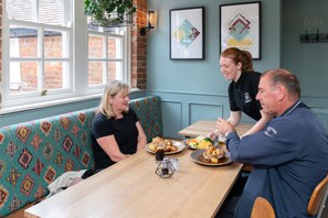 Food and drink - The Ship Hotel (New Romney)