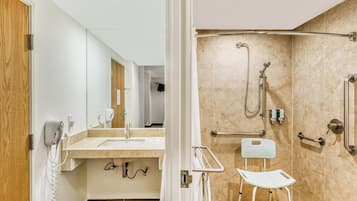 Amenidades de baño gratuitas, secadora de cabello, toallas, jabón