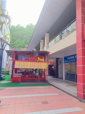 View from property - Celyn Hotel City Mall (Kota Kinabalu)