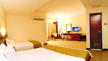 Family Room | In-room safe, desk, iron/ironing board, free WiFi