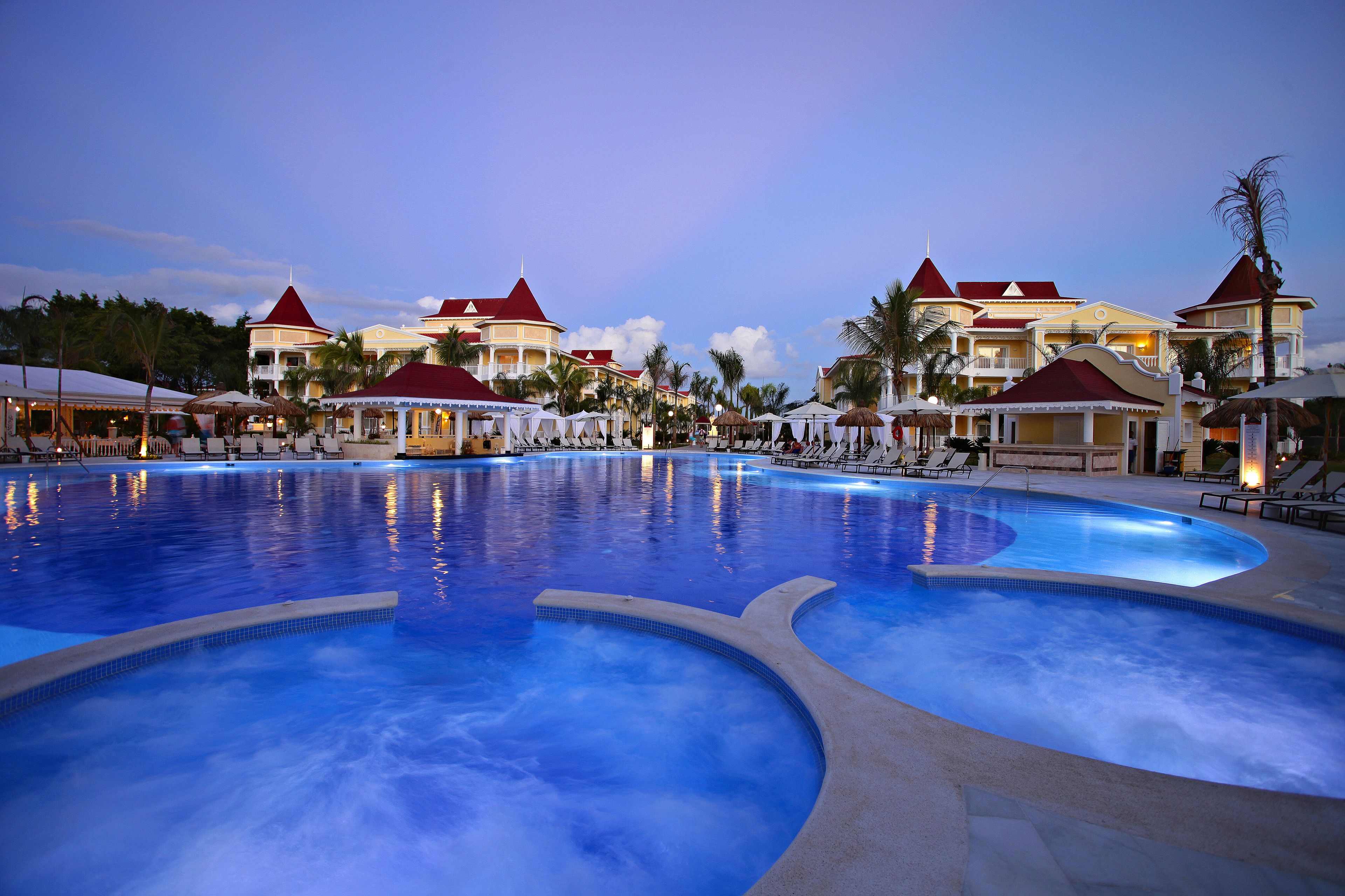 2 outdoor pools, pool umbrellas, sun loungers