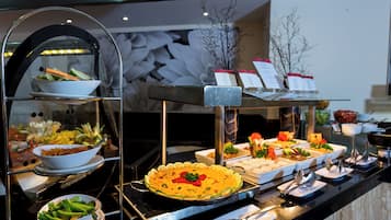 Free daily buffet breakfast