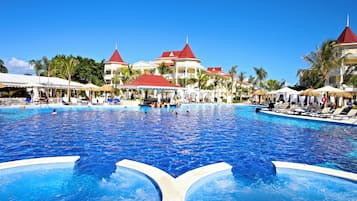 2 outdoor pools, pool umbrellas, pool loungers