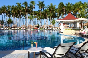 10 bars/lounges, 2 poolside bars, beach bar - Bahia Principe Escape Bouganville - Adults Only - All Inclusive (Ramón Santana)