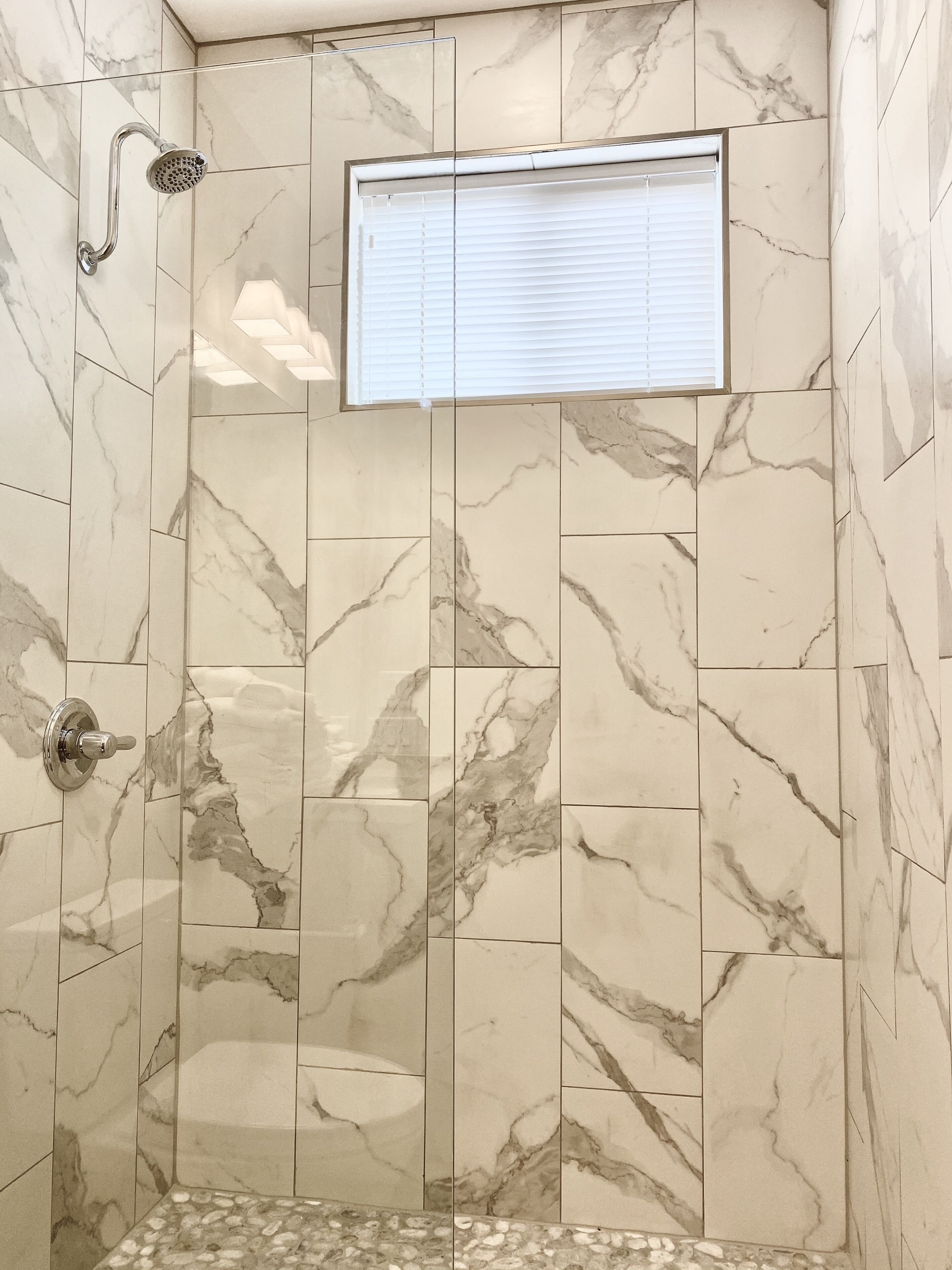 superior suite, 2 queen beds, mountain view | bathroom | free toiletries, hair dryer, towels