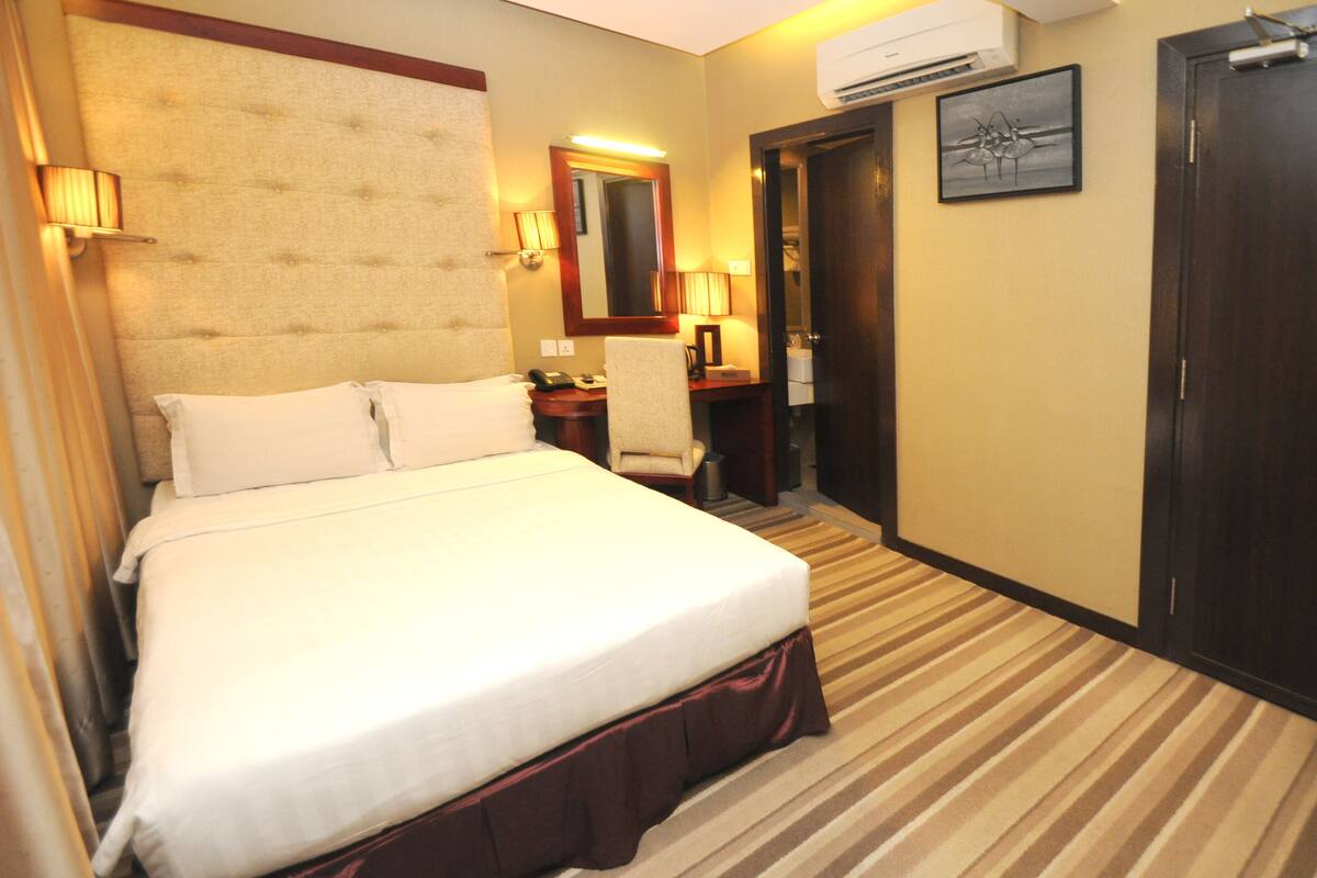 Superior Standard Room | In-room safe, desk, soundproofing, iron/ironing board (on request)