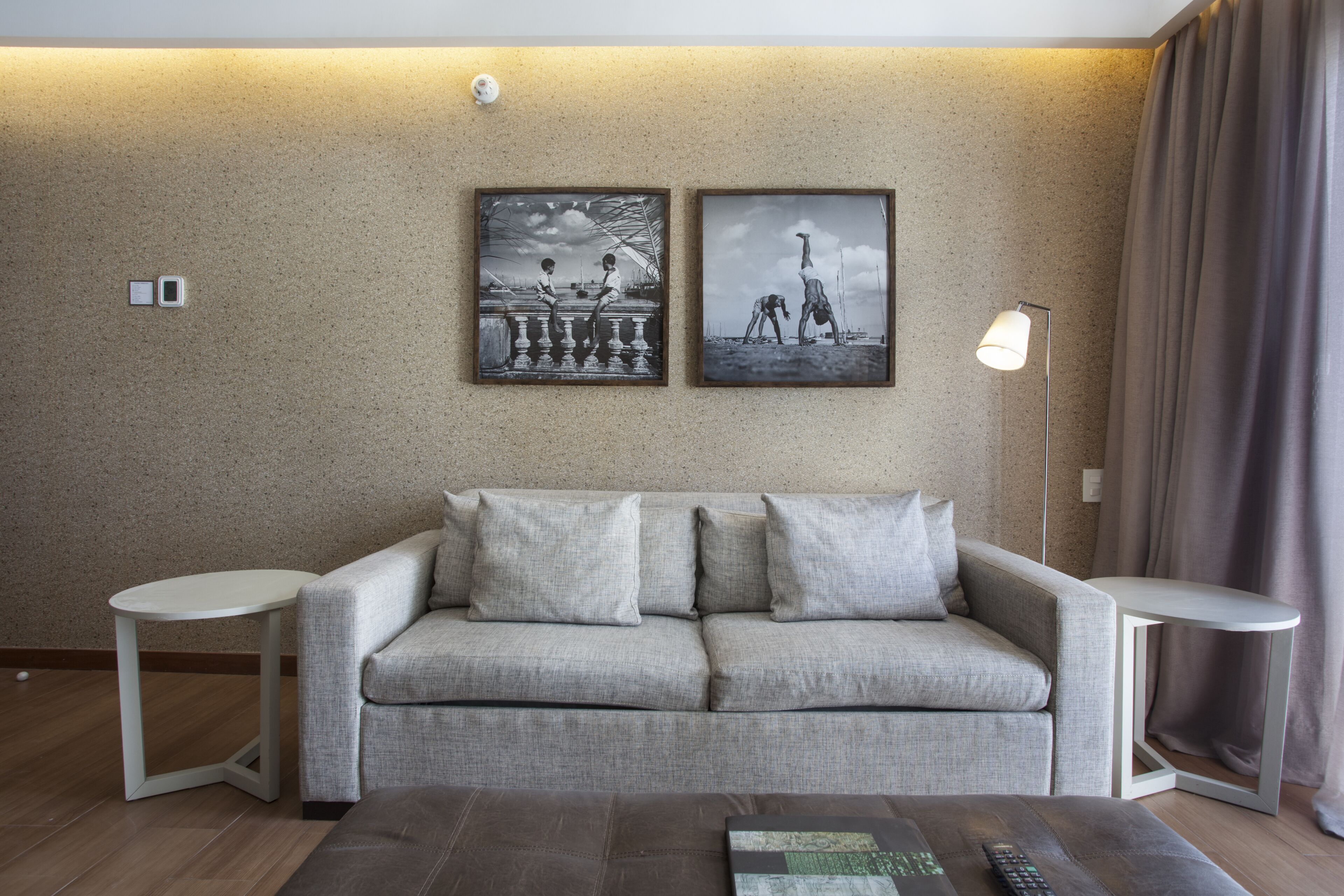 executive suite | living room | 40-inch led tv with cable channels, tv, ipod dock