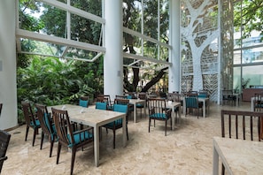 2 restaurants; breakfast, lunch, and dinner served - Hotel da Bahia by Wish (Salvador)