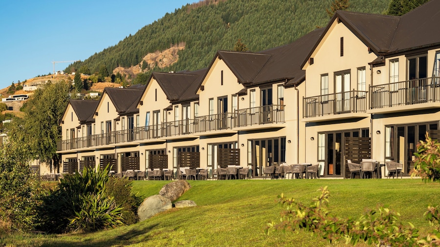 Platinum Queenstown Villas