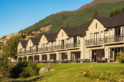 Platinum Queenstown Villas
