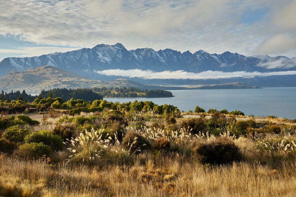 Platinum Queenstown Villa Apartments by null