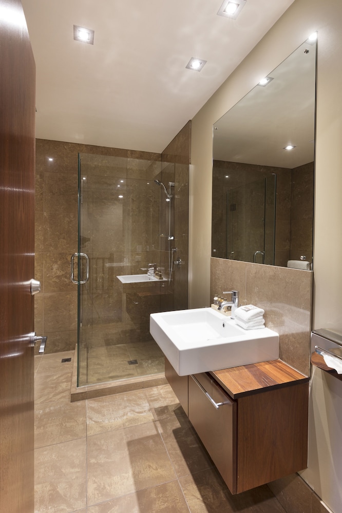 Platinum Queenstown Villa Apartments by null