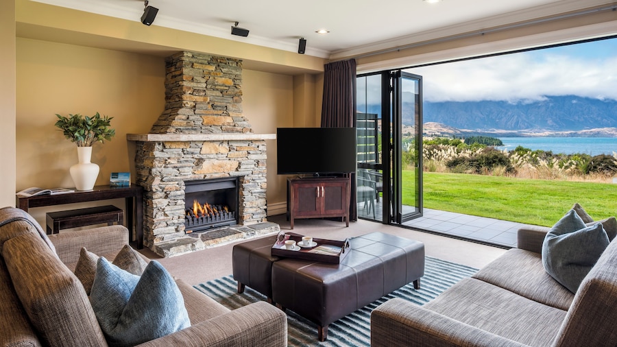 Platinum Queenstown Villas