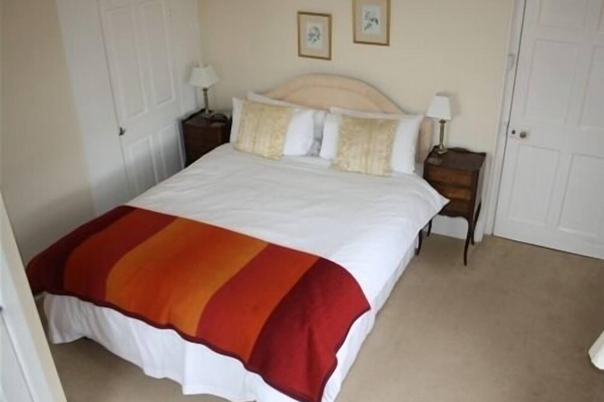 Room, 1 King Bed, Ensuite