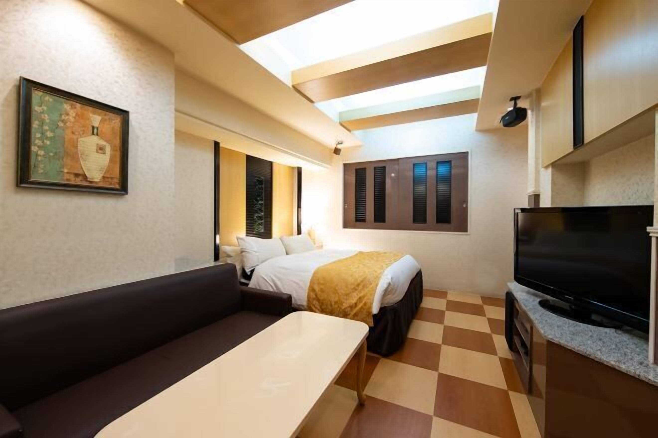 Individually decorated, individually furnished, desk, soundproofing