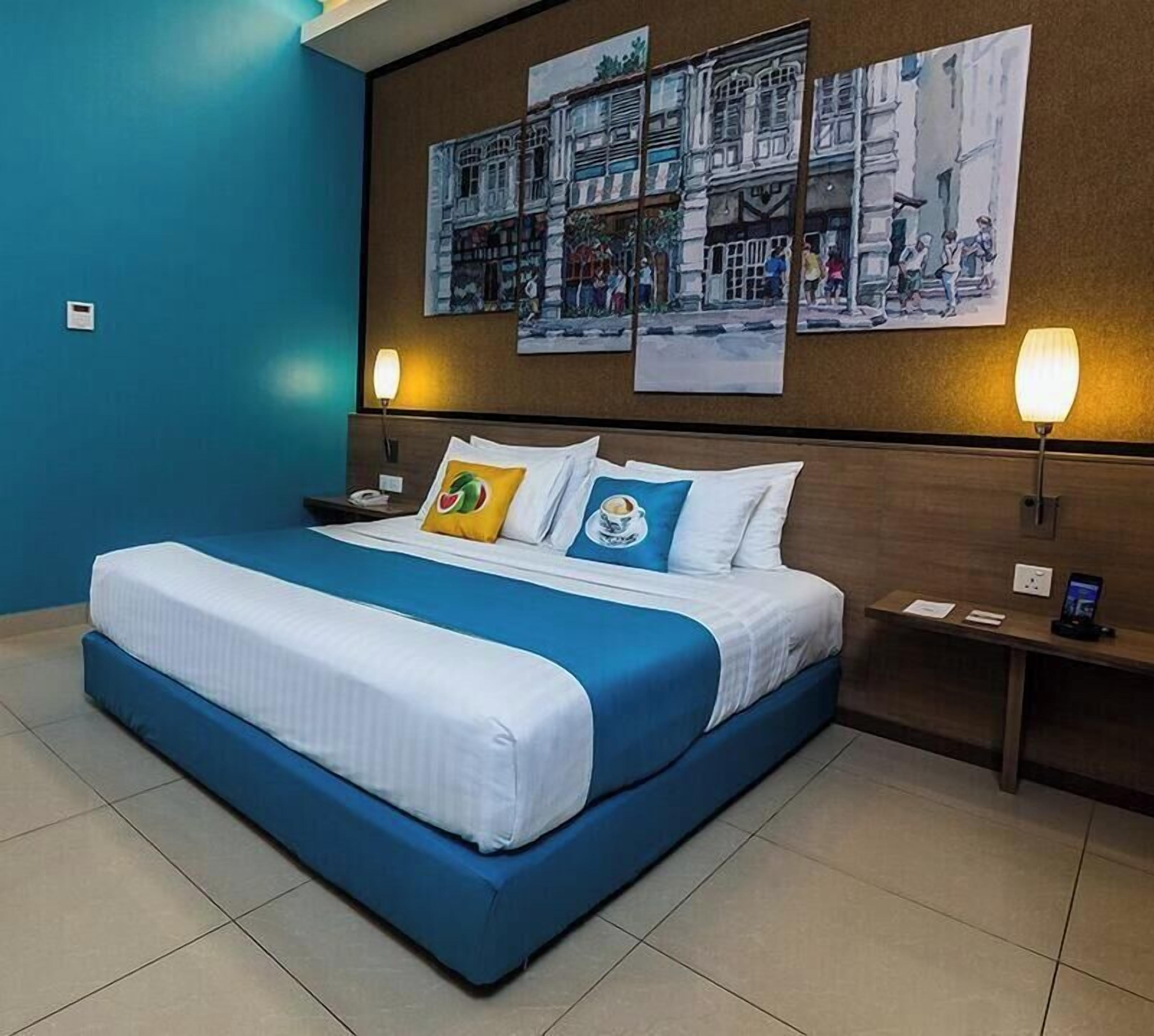 In-room safe, free WiFi, bed sheets
