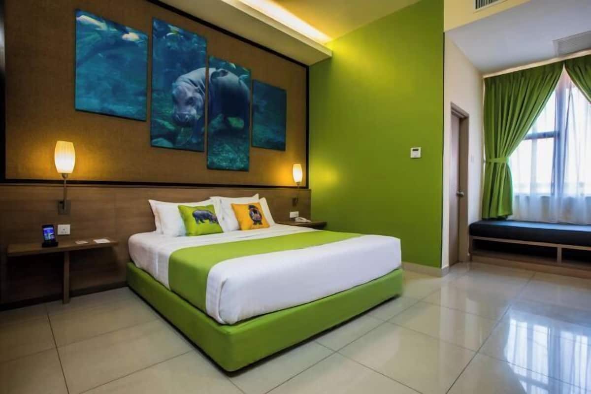 Caja de seguridad en la habitación, wifi gratis y ropa de cama