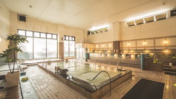 Indoor spa tub