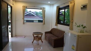 Standard Bungalow | Langsir/tirai gelap terus, cadar katil