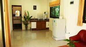Fridge, cookware/dishes/utensils, dining tables - Baan Saensook Villas (Koh Samui)