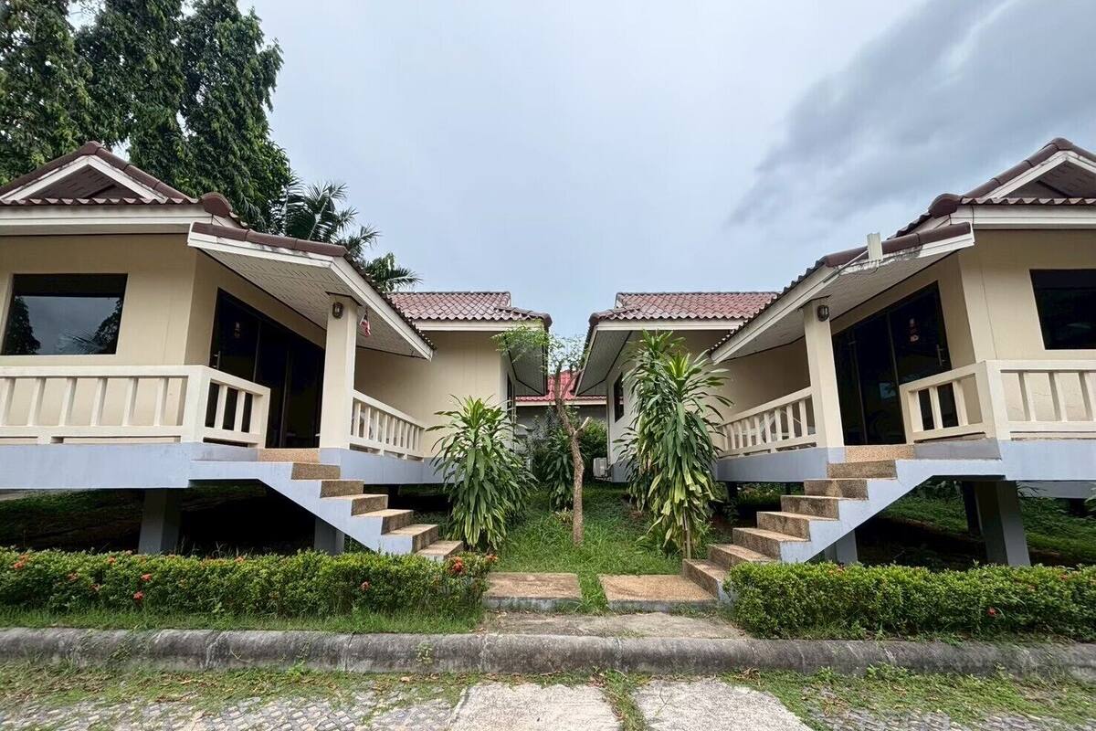 Basic Room, 1 Bedroom, Non Smoking | Langsir/tirai gelap terus, cadar katil