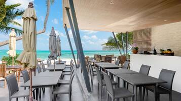 Thai cuisine, beach views