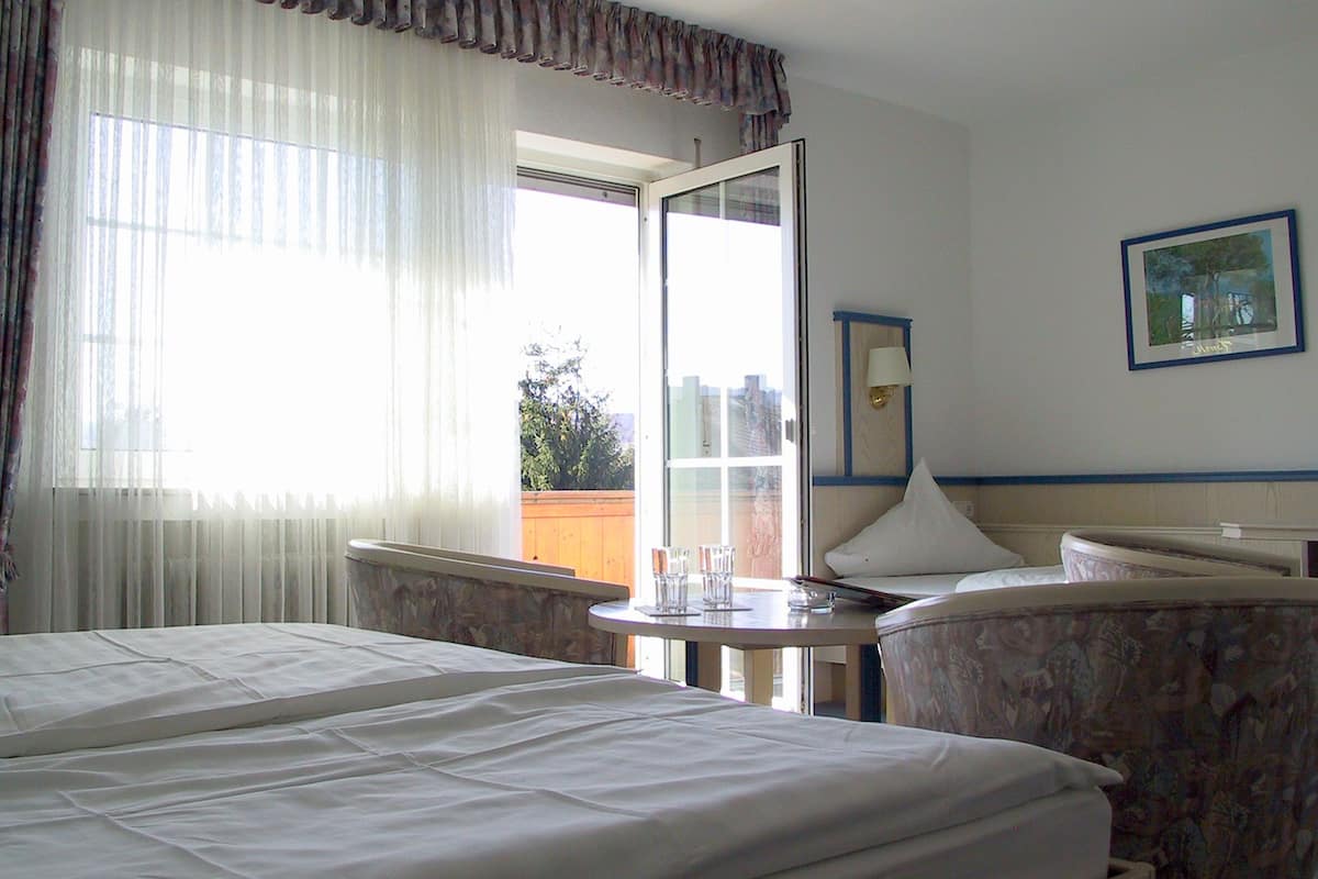 Triple Room | In-room safe, desk, laptop workspace, WiFi (free)