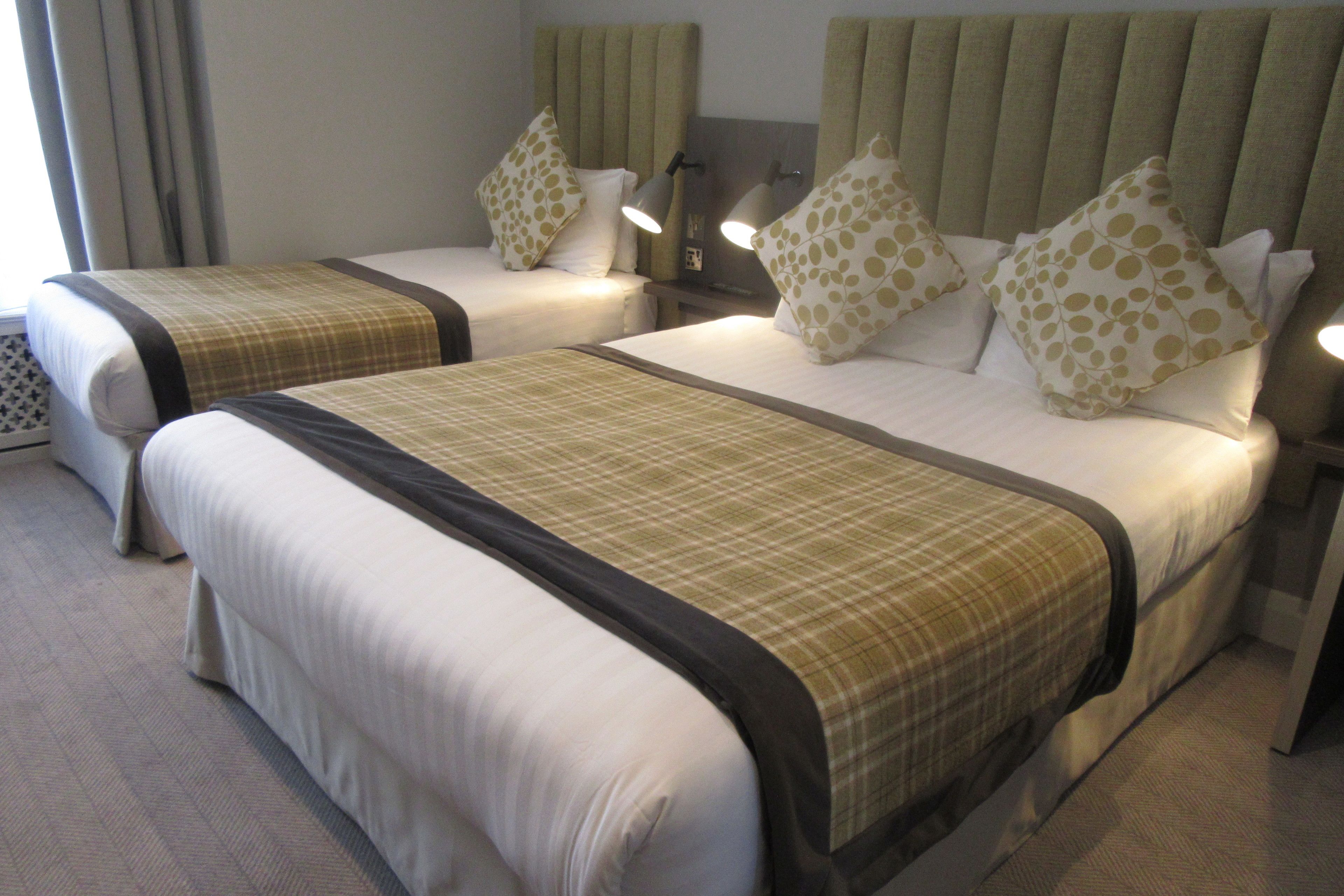 Tremannsrom | Safe på rommet, individuelt dekorert, individuelt innredet og skrivebord