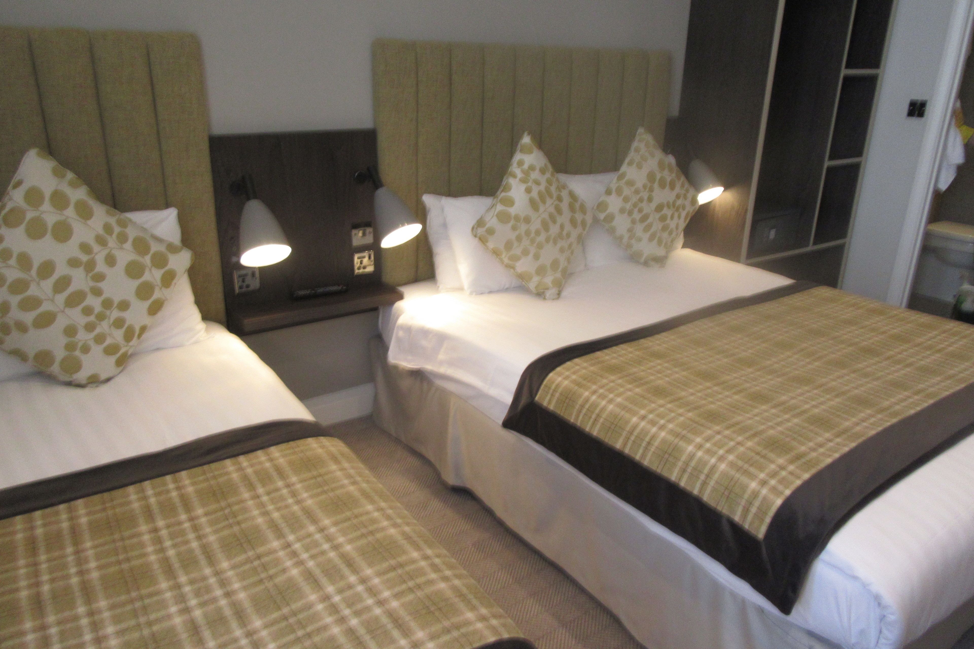 quadruple room | in-room safe, individually decorated, individually furnished, desk