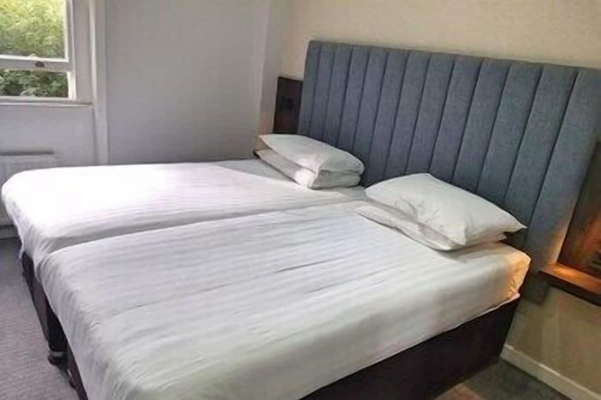 In-room safe, individually decorated, individually furnished, desk