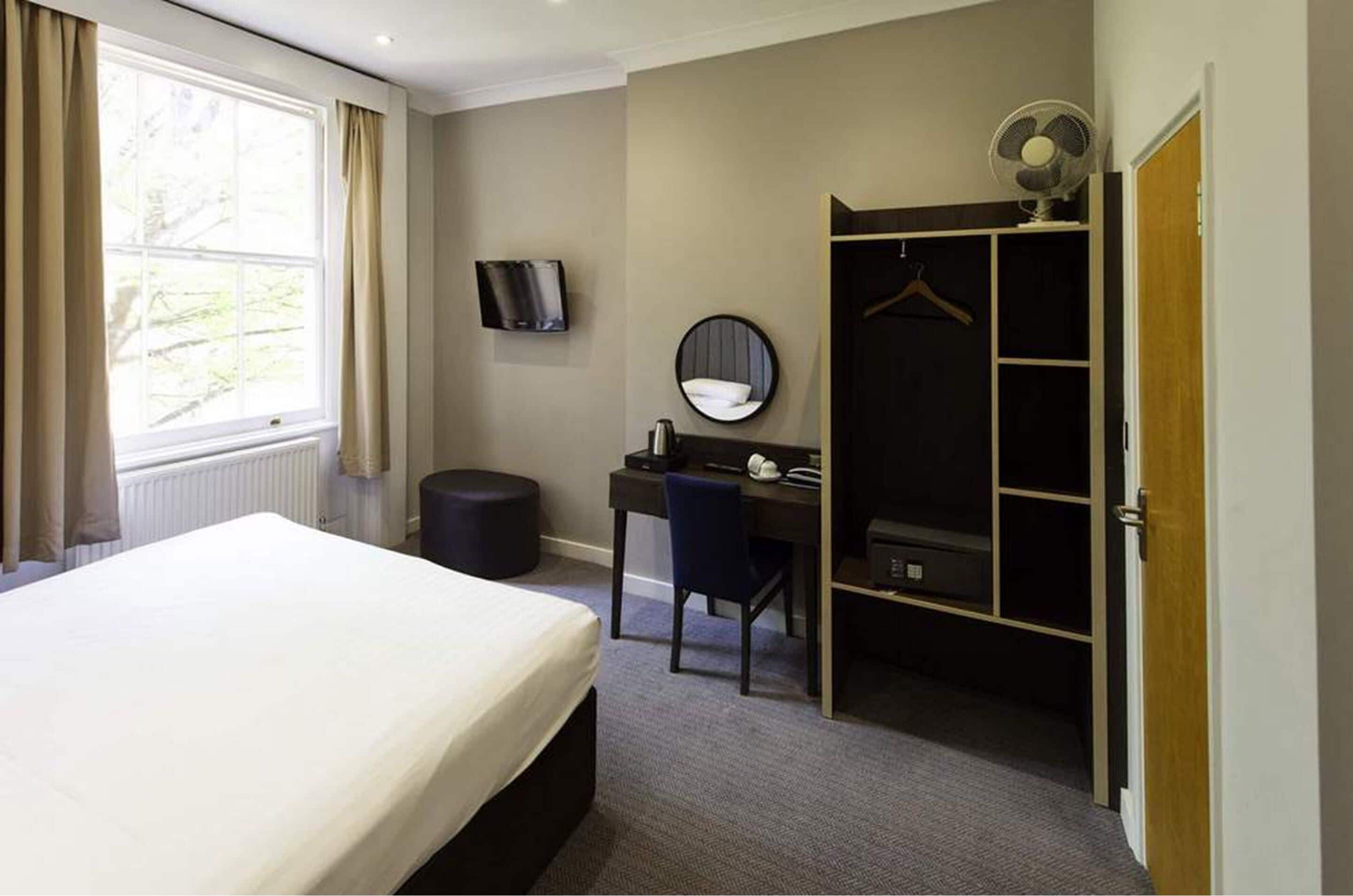 Photo - Garden Court Hotel