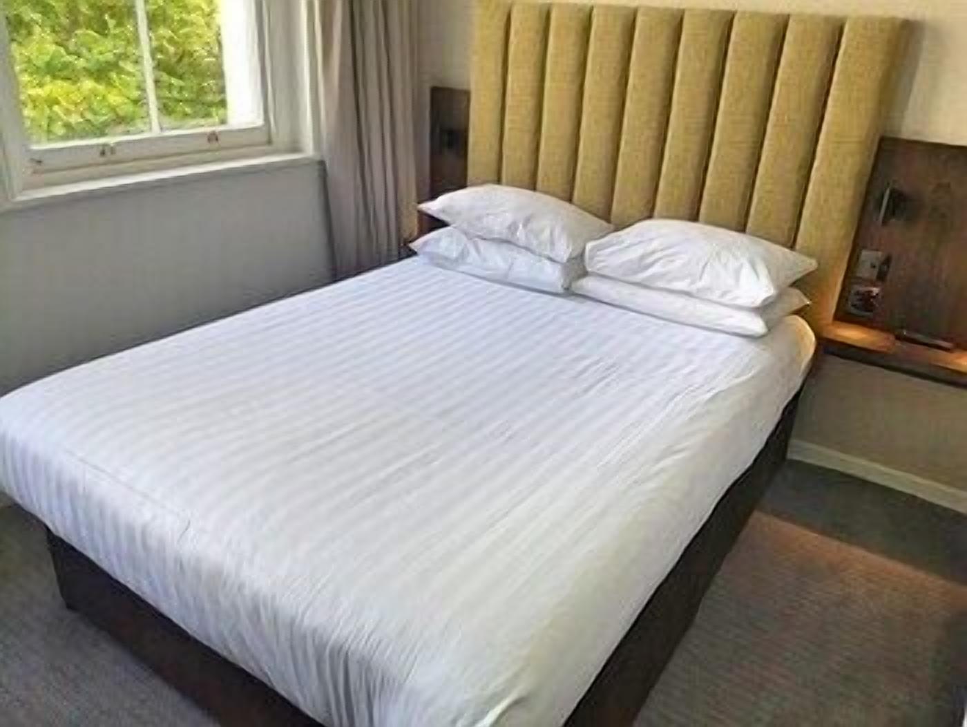 In-room safe, individually decorated, individually furnished, desk