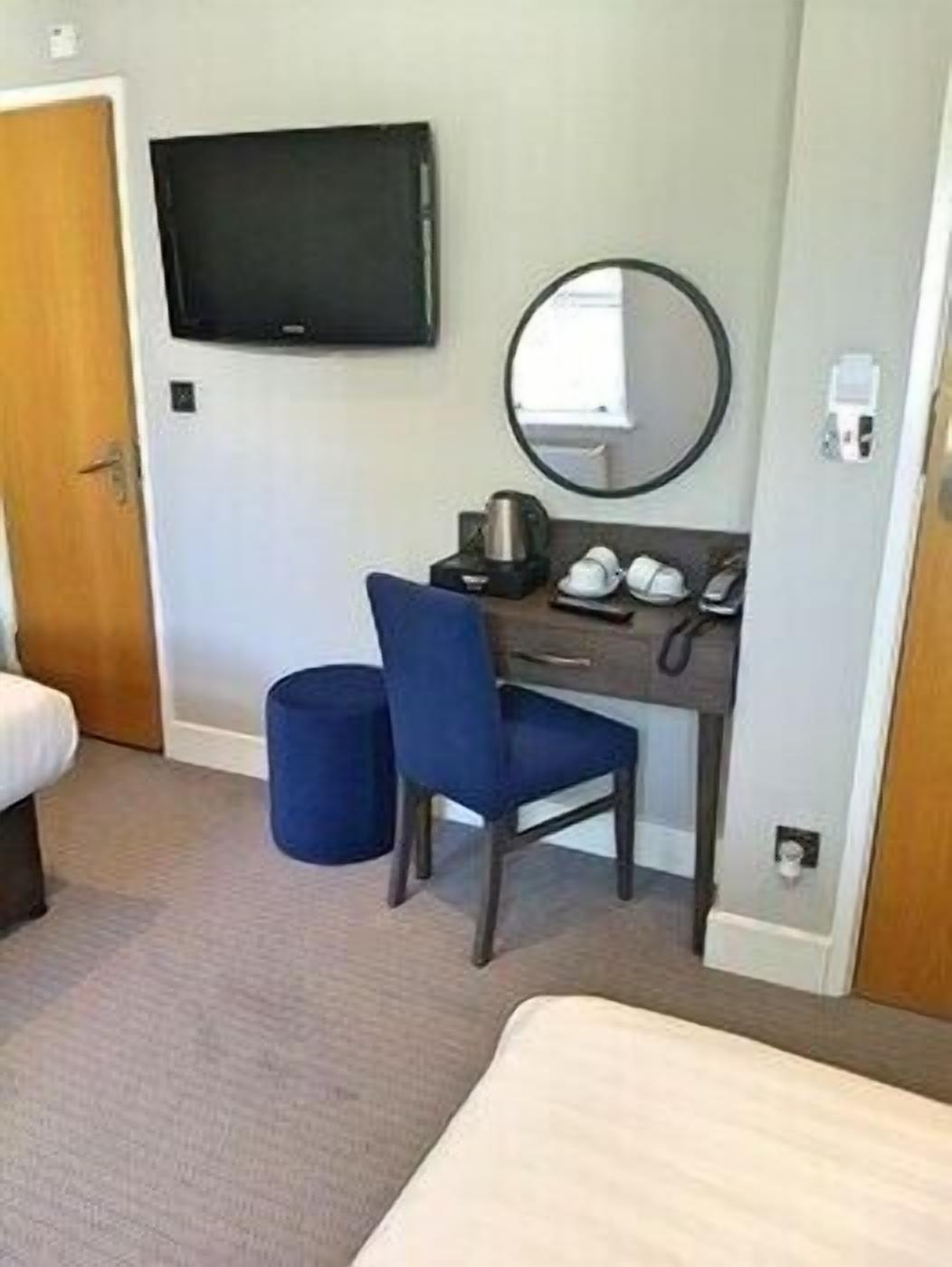 In-room safe, individually decorated, individually furnished, desk