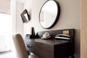 Room amenity - Garden Court Hotel (London)