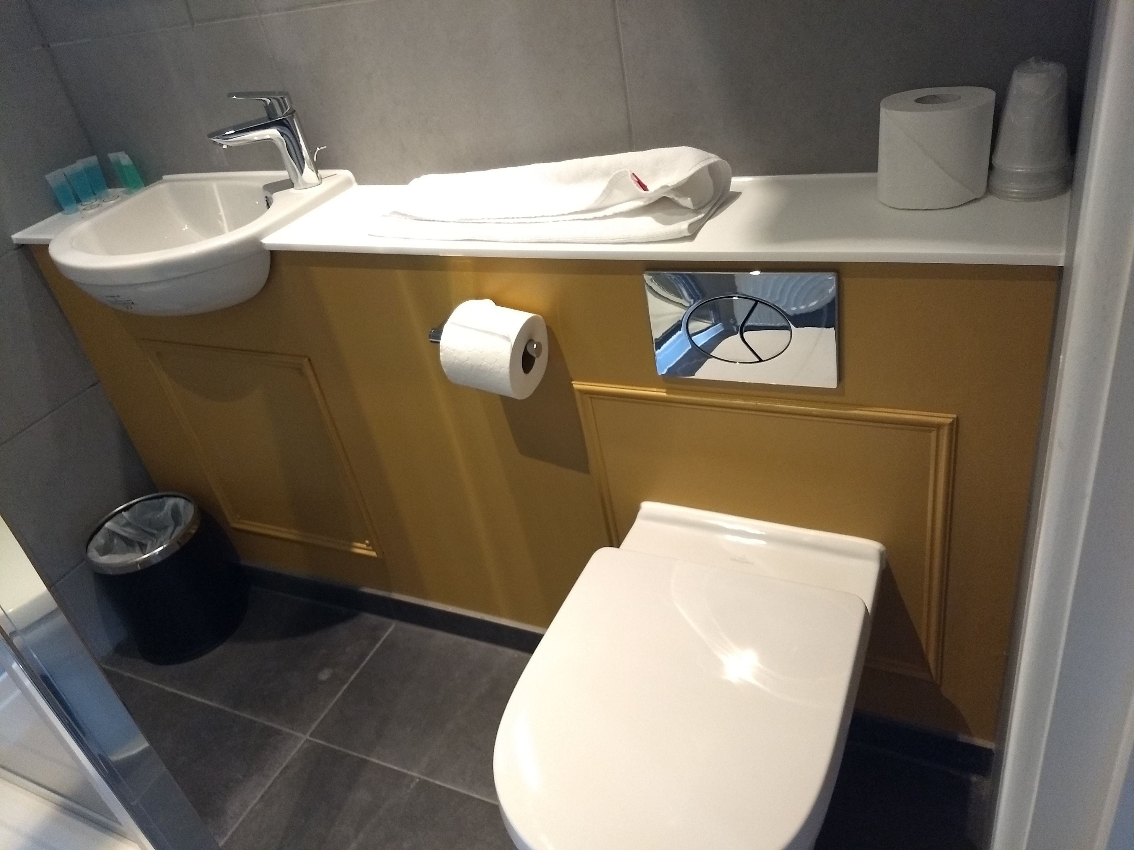 single room | bathroom | shower, free toiletries, hair dryer, towels