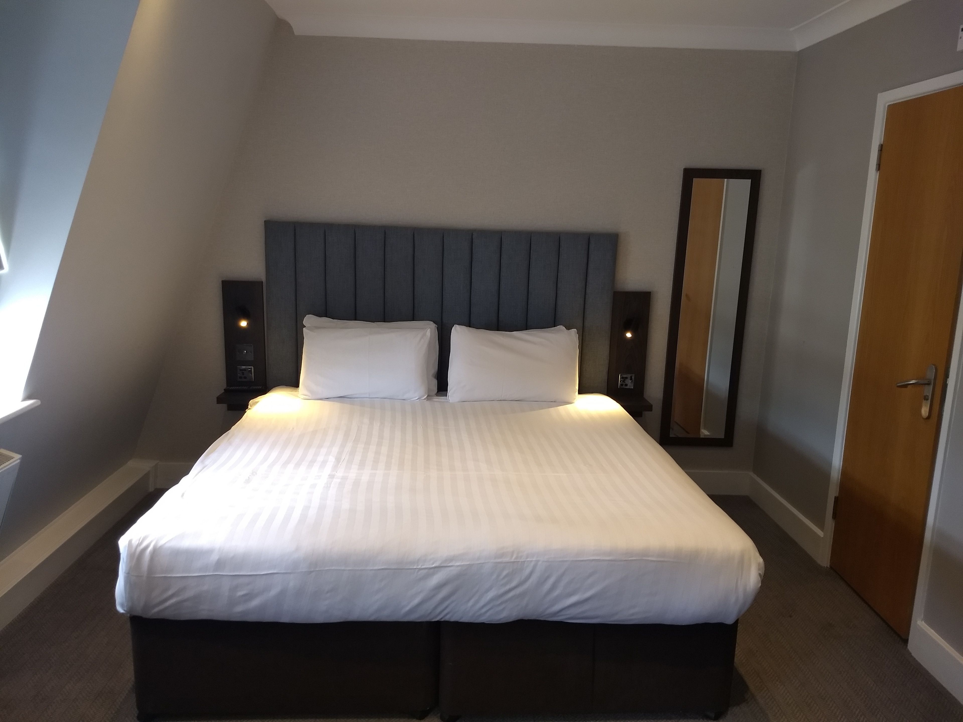 Photo - Garden Court Hotel